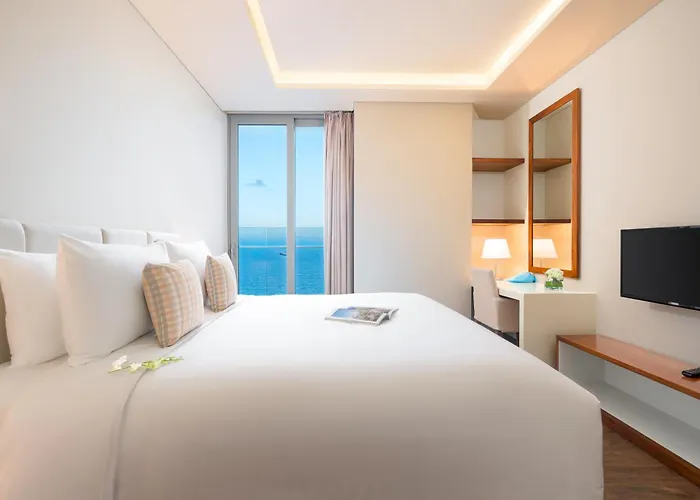 A La Carte Da Nang Beach